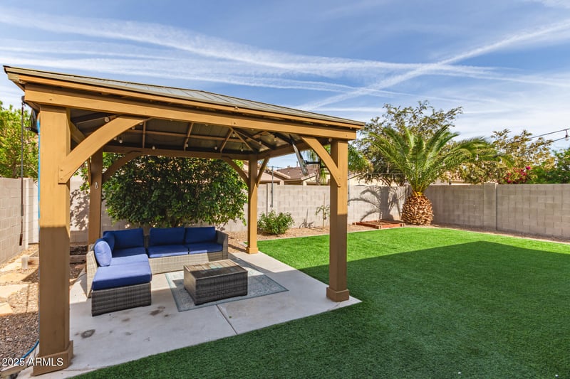 1562 Alder Rd, San Tan Valley, AZ 85140