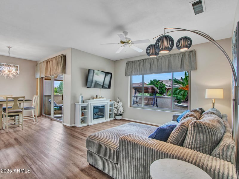 15621 Hidden Creek Ln, Surprise, AZ 85374