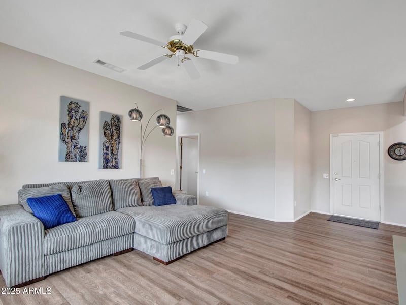 15621 Hidden Creek Ln, Surprise, AZ 85374