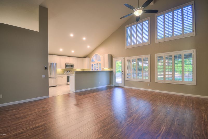 15621 N 9th Ave, Phoenix, AZ 85023