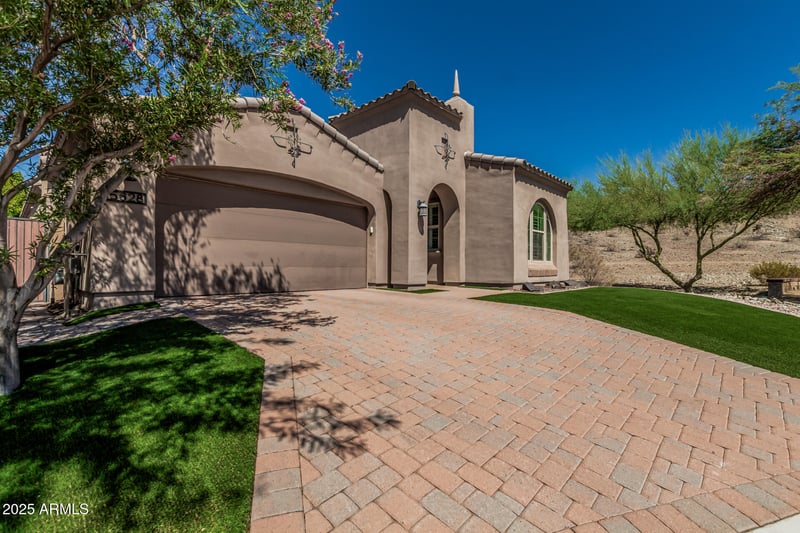 15628 11th Ln, Phoenix, AZ 85045