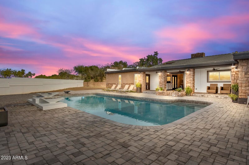 15628 N 8th St, Phoenix, AZ 85022