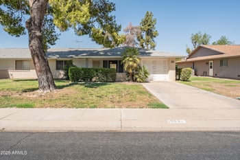15630 Lakeforest Dr, Sun City, AZ 85351