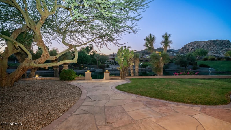 15632 17th St, Phoenix, AZ 85048