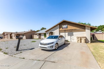 15646 56th Ave, Glendale, AZ 85306