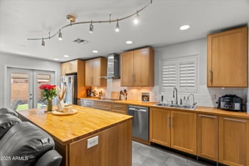 15649 29th Pl, Phoenix, AZ 85032