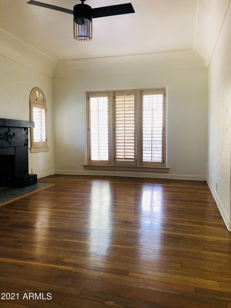 1565 E Cheery Lynn Rd, Phoenix, AZ 85014