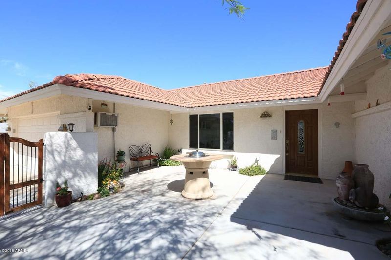 15653 N 18th St E, Phoenix, AZ 85022