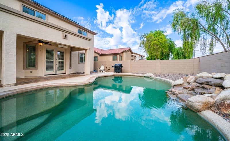 15654 Yucatan Dr, Surprise, AZ 85379