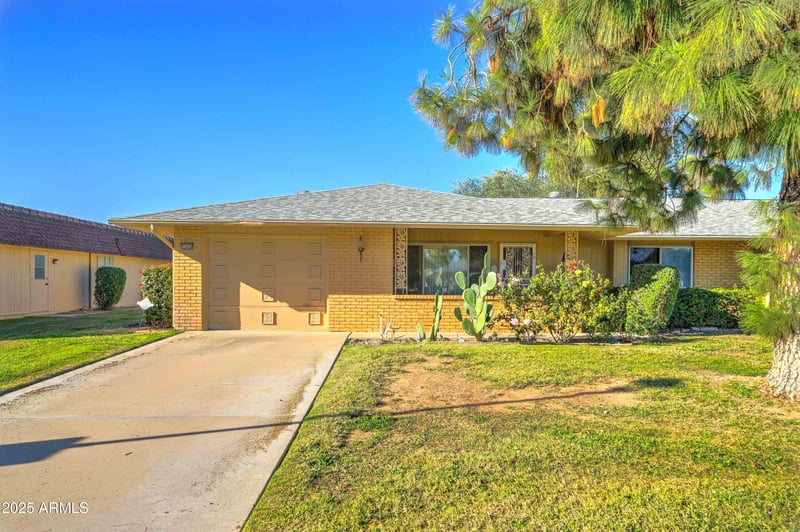 15658 Lakeforest Dr, Sun City, AZ 85351