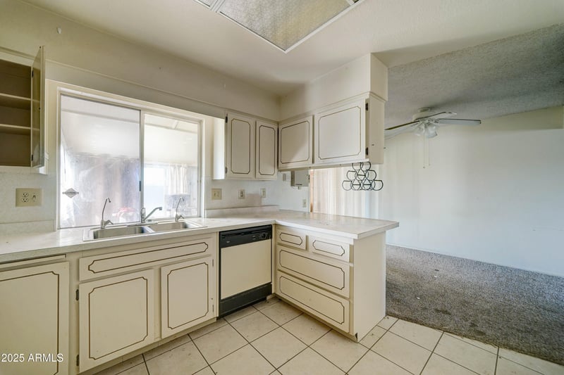 15658 Lakeforest Dr, Sun City, AZ 85351