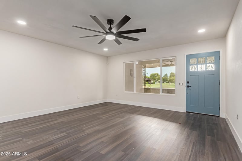 15662 Lakeforest Dr, Sun City, AZ 85351