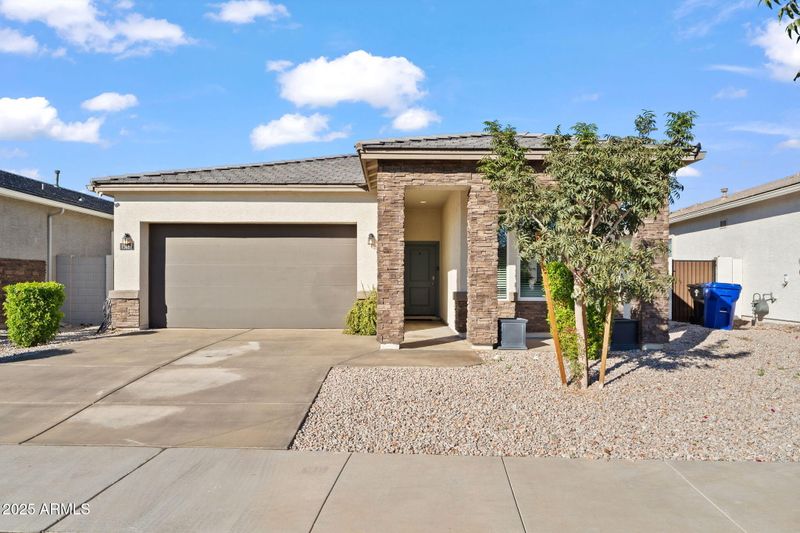 15662 W Smoketree Dr, Surprise, AZ 85387