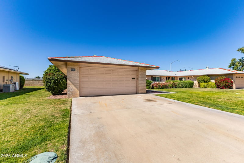 15666 Lakeforest Dr, Sun City, AZ 85351