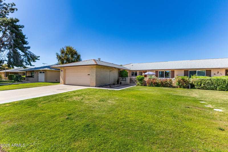 15666 Lakeforest Dr, Sun City, AZ 85351