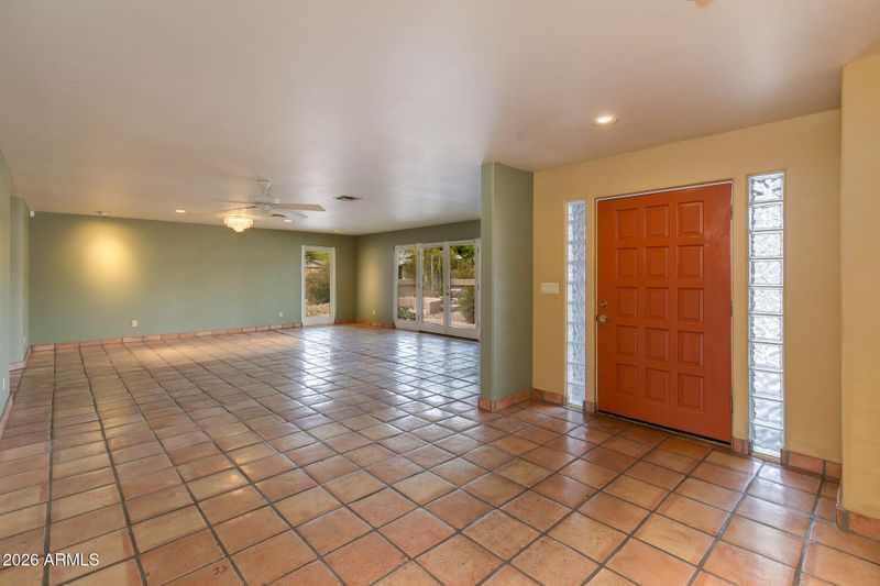 1569 W El Caminito Dr, Phoenix, AZ 85021