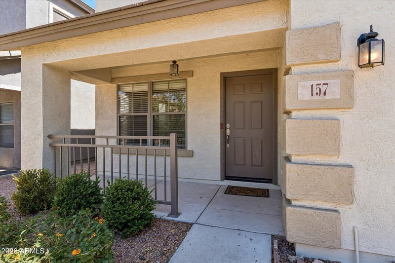 157 Desert Vista Trl, San Tan Valley, AZ 85143