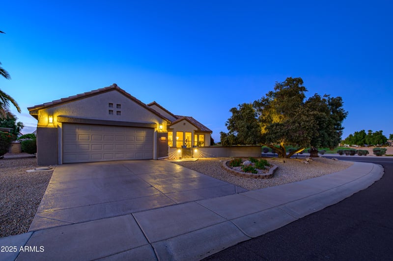 15702 Linksview Dr, Surprise, AZ 85374