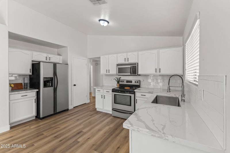 15707 Elm St, Surprise, AZ 85374