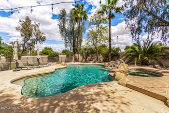 1571 Saratoga Ct, Gilbert, AZ 85296