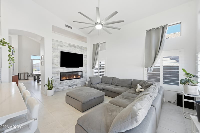1572 Black Diamond Dr, Gilbert, AZ 85296