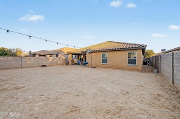 15740 Shaw Butte Dr, Surprise, AZ 85379