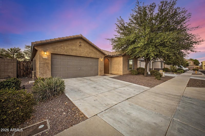 15740 Shaw Butte Dr, Surprise, AZ 85379