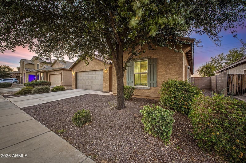 15740 Shaw Butte Dr, Surprise, AZ 85379