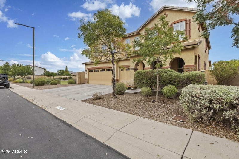 15747 182nd Ln, Surprise, AZ 85388