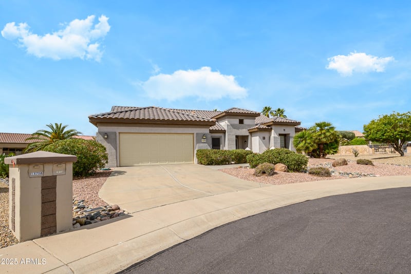 15750 Linksview Dr, Surprise, AZ 85374