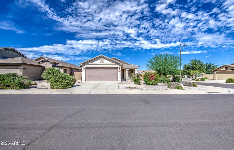 1576 W Appaloosa Way, San Tan Valley, AZ 85144