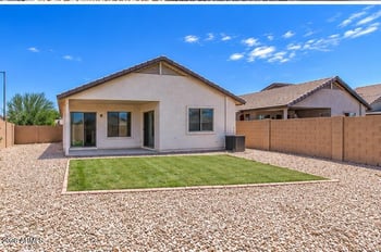 1576 W Appaloosa Way, San Tan Valley, AZ 85144