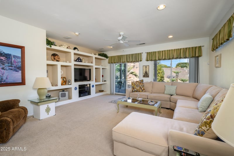 15770 Remington Dr, Surprise, AZ 85374