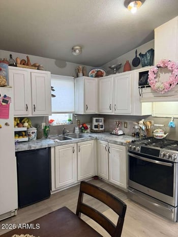 15780 Sunny Ln, Surprise, AZ 85374