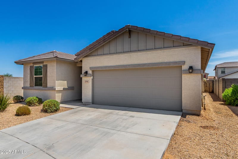 15781 Mauna Loa Ln, Surprise, AZ 85379
