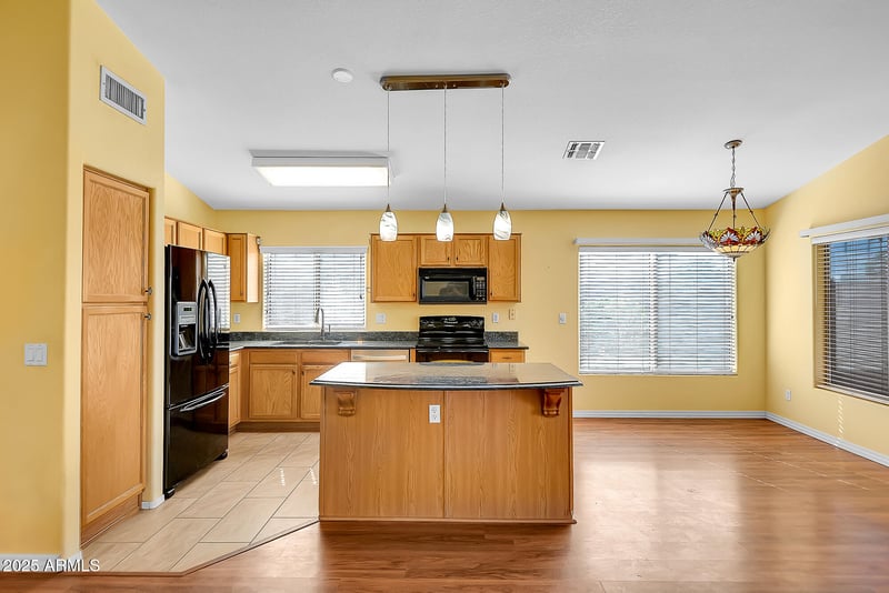 15792 Naegel Dr, Surprise, AZ 85374