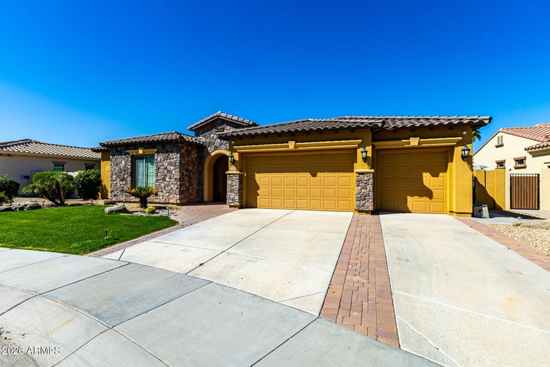 15800 Alvarado Dr, Goodyear, AZ 85395