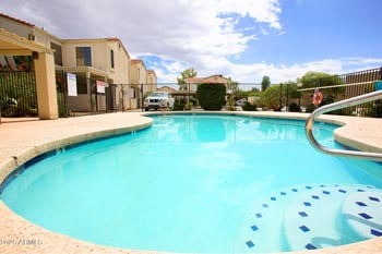 15801 29th St #4, Phoenix, AZ 85032