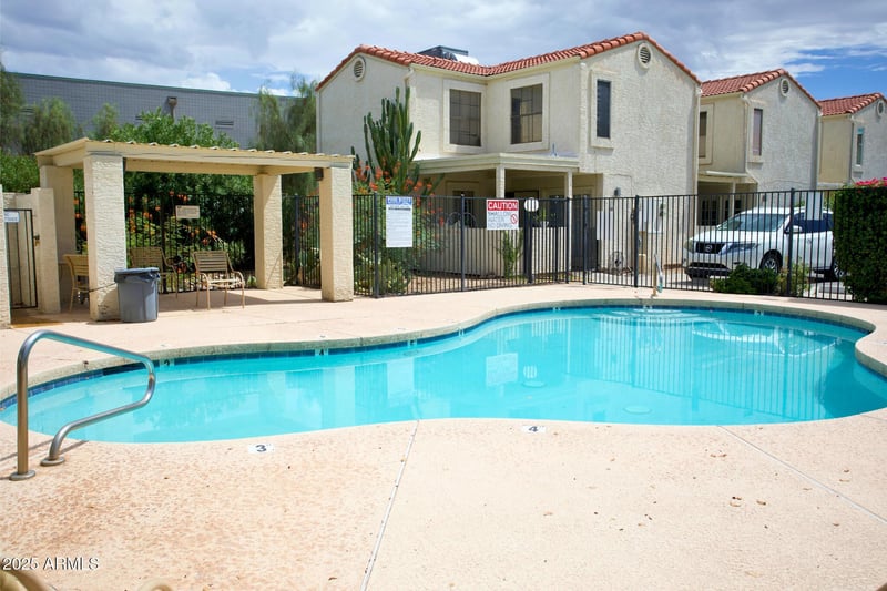 15801 29th St #4, Phoenix, AZ 85032