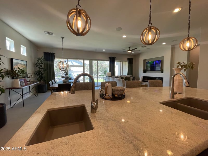 15801 Cielo Grande Ave, Surprise, AZ 85387