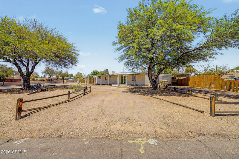 15801 N 67th Ave, Glendale, AZ 85306