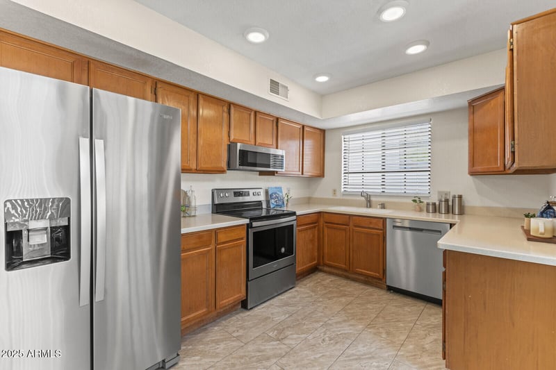 15805 37th Ln, Phoenix, AZ 85053