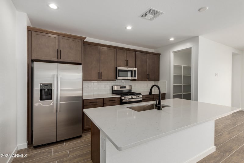 15805 Vogel Ave, Goodyear, AZ 85338