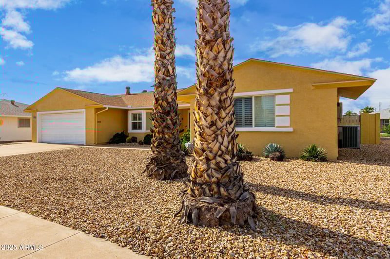 15806 110th Ave, Sun City, AZ 85351