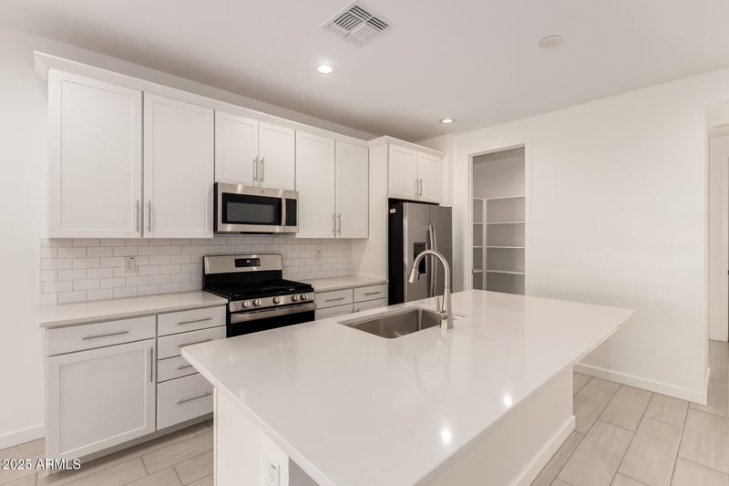 15808 Vogel Ave, Goodyear, AZ 85338