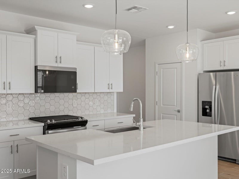 15809 Gray Fox Trl, Surprise, AZ 85387