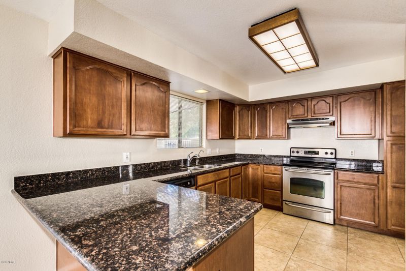 15811 N 38th Way, Phoenix, AZ 85032