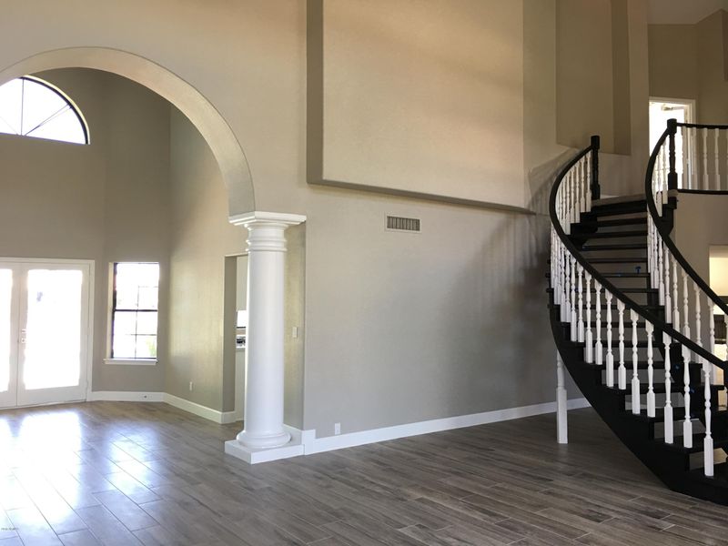 15811 S 37th St, Phoenix, AZ 85048
