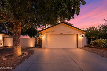 15813 38th Dr, Phoenix, AZ 85053