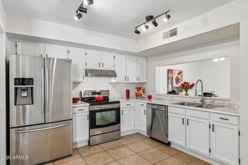 15814 N 37th Dr, Phoenix, AZ 85053